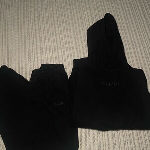 Comfrt Black Hoodie and Sweatpants Set